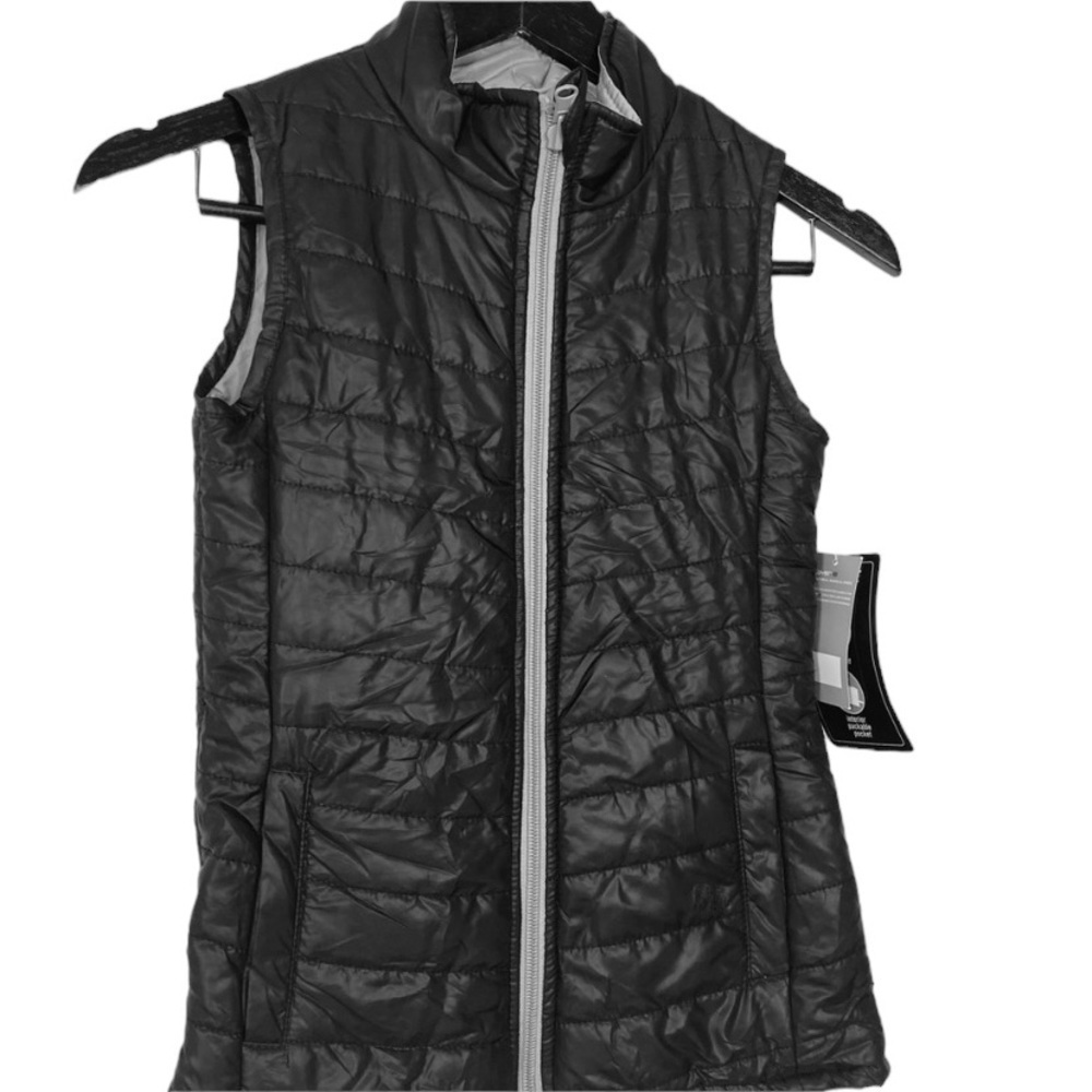 Layer 8 Packable Lightweight Reversible Vest. Black/Silver. Sz M.